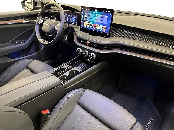 Skoda Superb 9 of 18