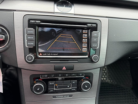 Volkswagen Passat 10 of 13