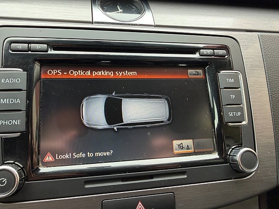 Volkswagen Passat 11 of 13