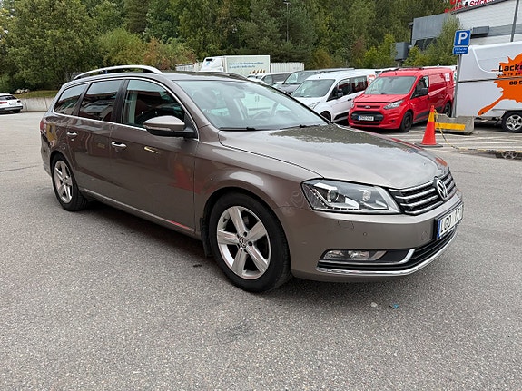 Volkswagen Passat 3 of 13