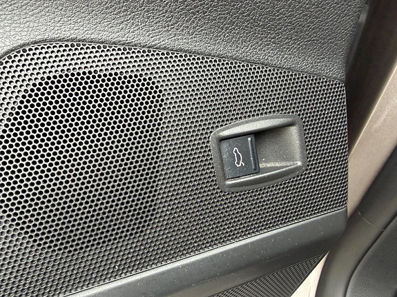 Volkswagen Passat 12 of 13