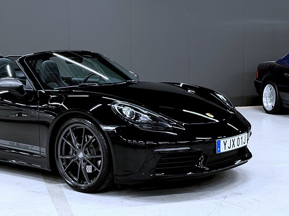 Porsche 718 Boxster T 17 of 26