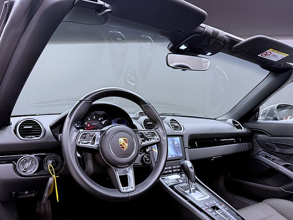 Porsche 718 Boxster T 20 of 26