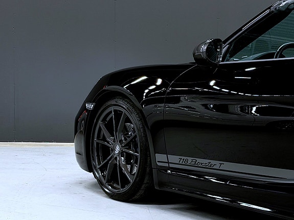 Porsche 718 Boxster T 15 of 26