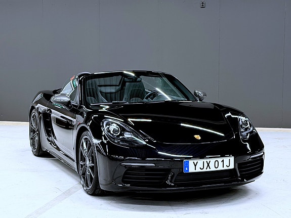 Porsche 718 Boxster T 13 of 26