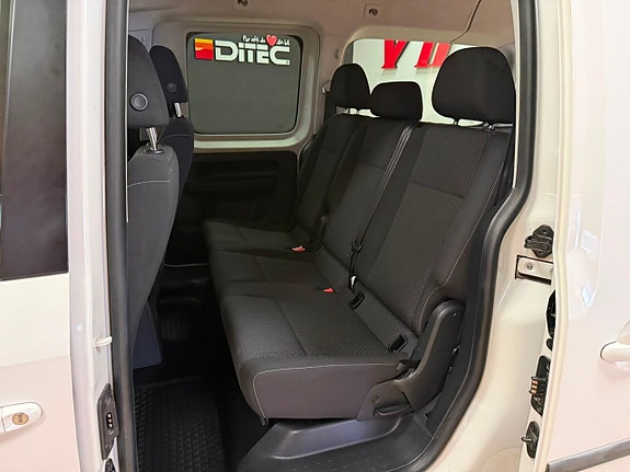 Volkswagen Caddy Maxi 16 of 24