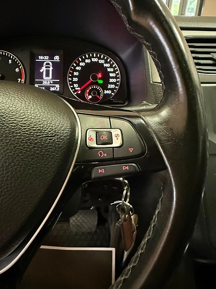 Volkswagen Caddy Maxi 22 of 24