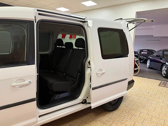Volkswagen Caddy Maxi 12 of 24