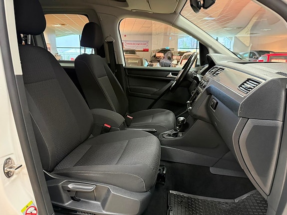 Volkswagen Caddy Maxi 19 of 24