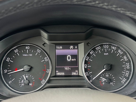 Skoda Octavia 8 of 12