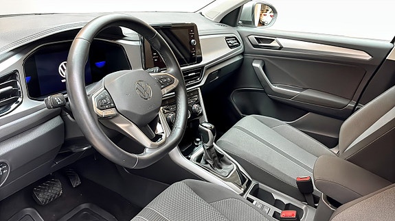 Volkswagen T-Roc 7 of 12
