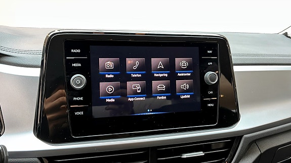 Volkswagen T-Roc 9 of 12