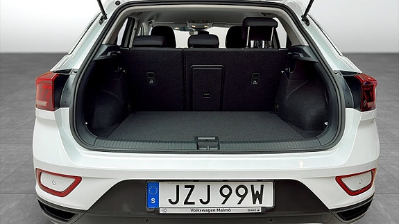 Volkswagen T-Roc 12 of 12