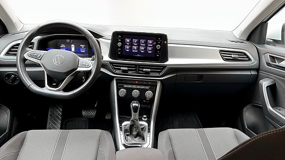 Volkswagen T-Roc 10 of 12