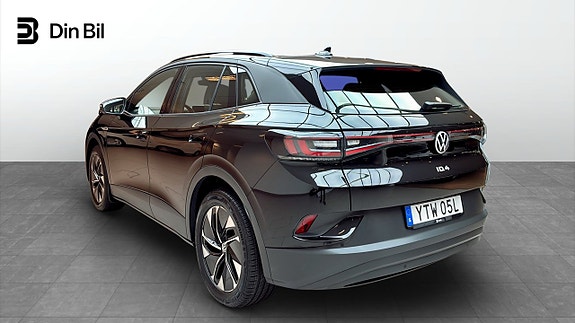 Volkswagen ID.4 3 of 15