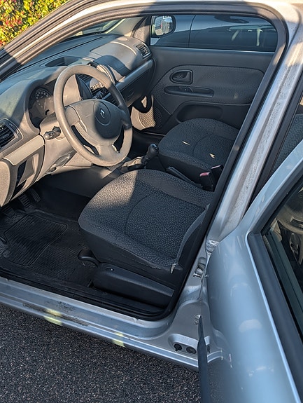 Renault Clio 8 of 9