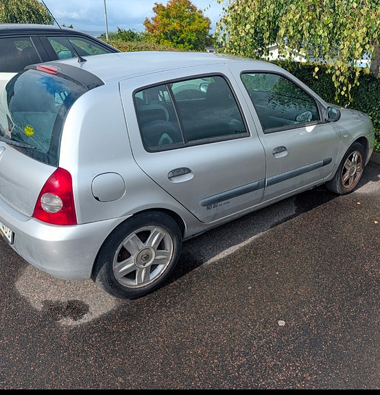Renault Clio 2 of 9