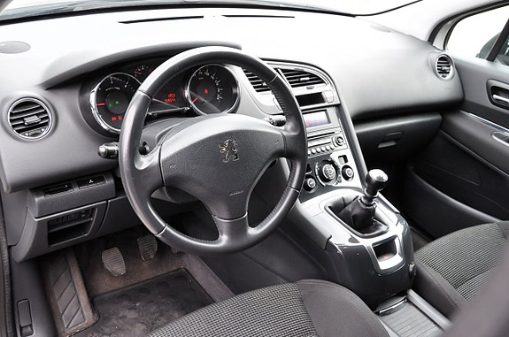 Peugeot 5008 7 of 14