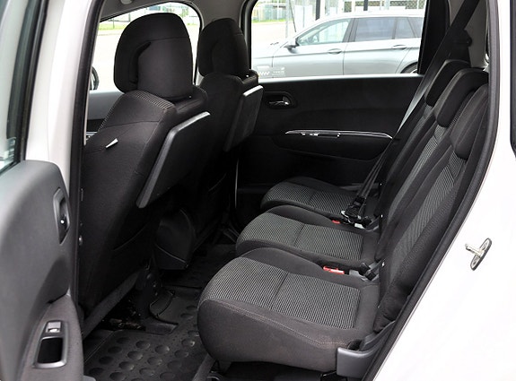 Peugeot 5008 10 of 14