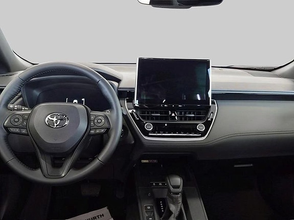 Toyota Corolla Cross 9 of 11