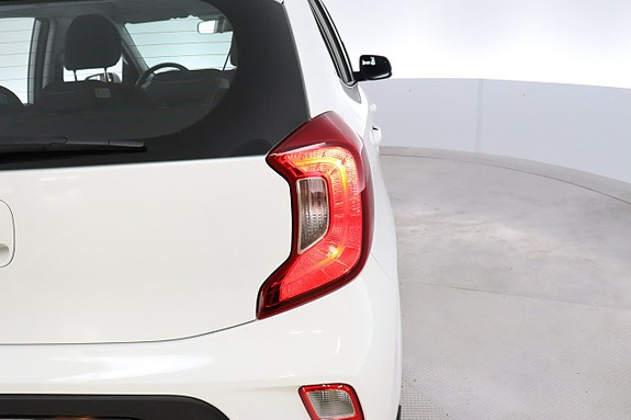 Kia Picanto 9 of 16