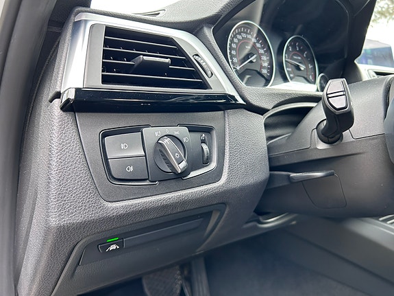 BMW 330d 30 of 30