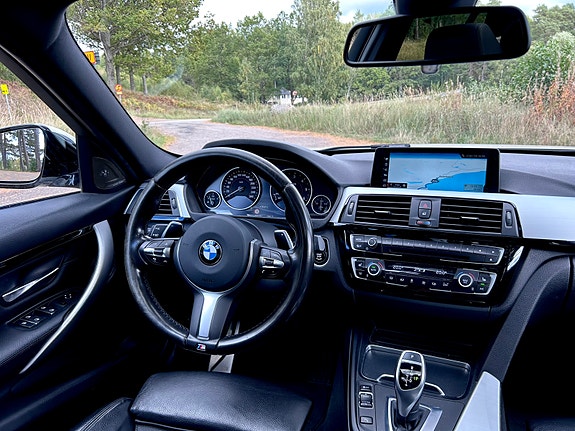 BMW 330d 25 of 30