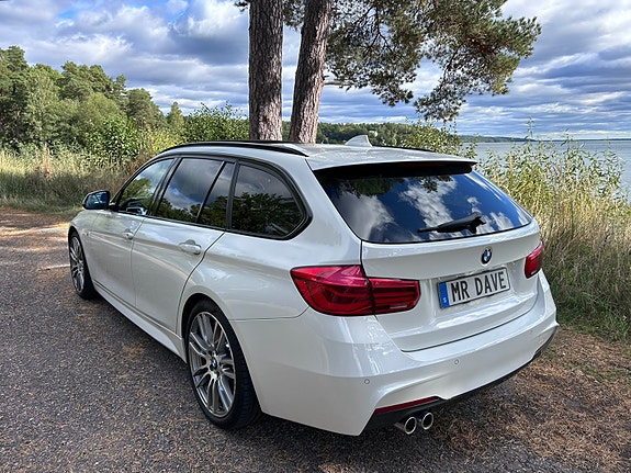 BMW 330d 4 of 30
