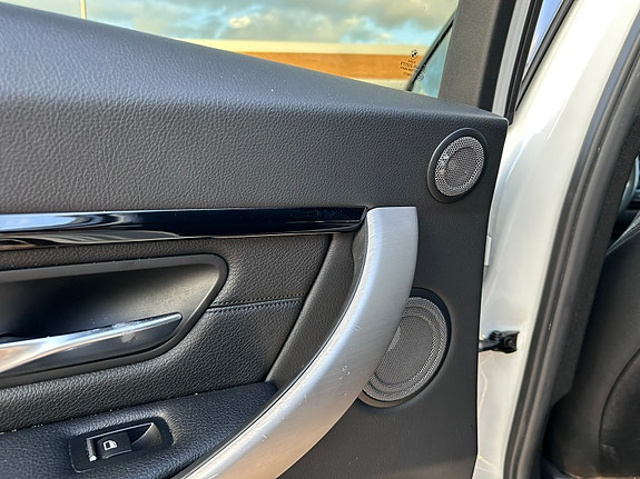 BMW 330d 29 of 30