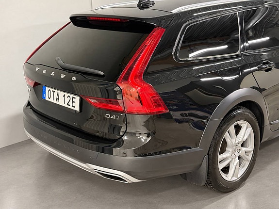 Volvo V90 Cross Country 8 of 20