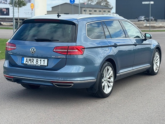 Volkswagen Passat 4 of 30