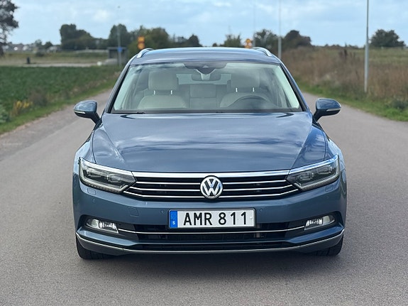 Volkswagen Passat 2 of 30