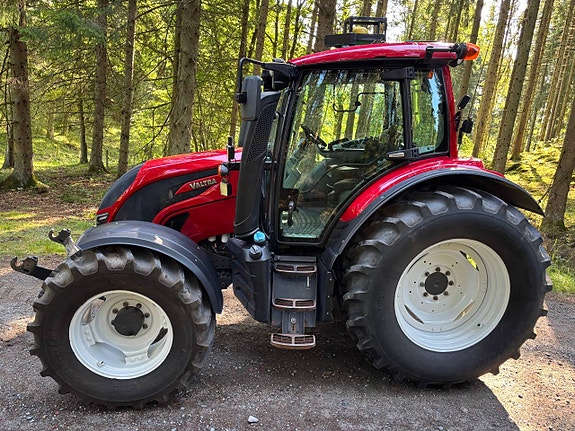 Valtra N174 Direct frontlyft + Pto GPS nya däck 2 of 12
