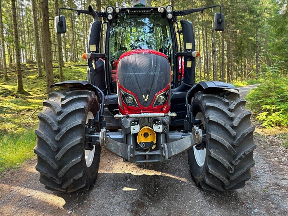 Valtra N174 Direct frontlyft + Pto GPS nya däck 4 of 12