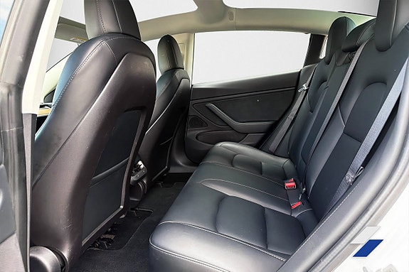 Tesla Model 3 6 of 8