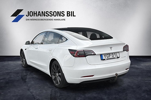 Tesla Model 3 3 of 8