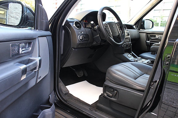 Land Rover Discovery 4 24 of 30