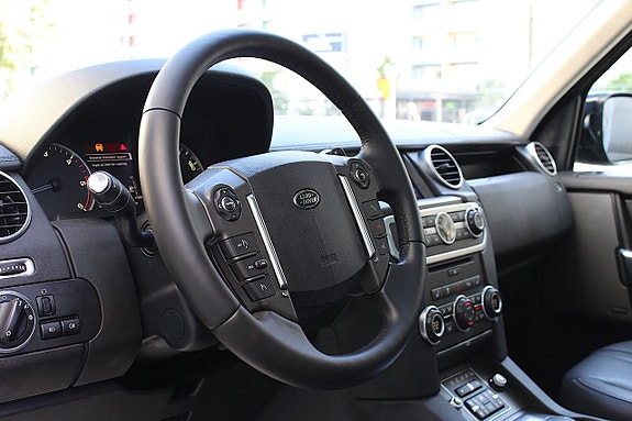 Land Rover Discovery 4 26 of 30