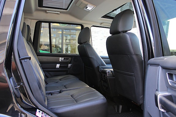 Land Rover Discovery 4 30 of 30