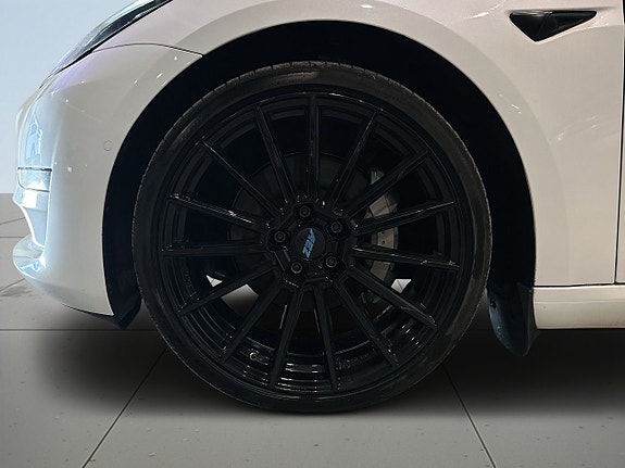 Tesla Model 3 14 of 22