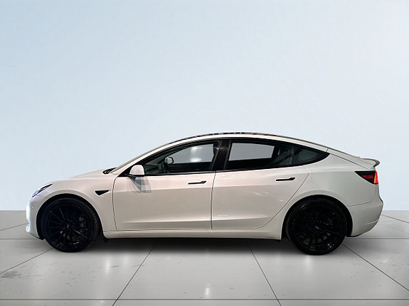 Tesla Model 3 4 of 22