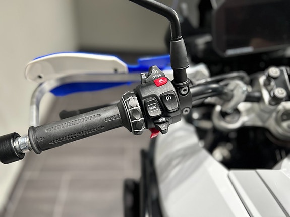 BMW F800GS / Serviceavtal / Toppbox / Chassi-sänkt / Barkbusters 16 of 18