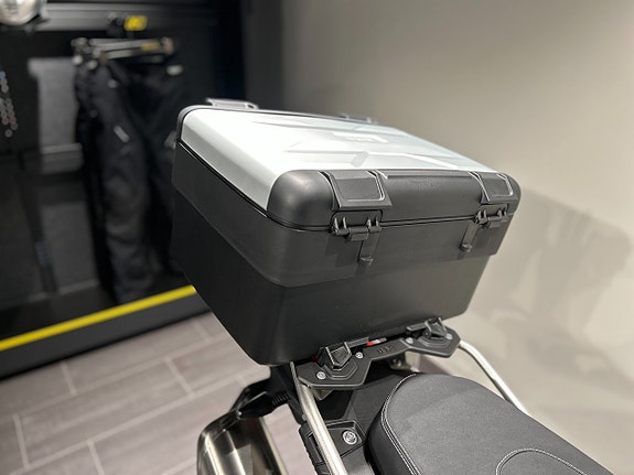 BMW F800GS / Serviceavtal / Toppbox / Chassi-sänkt / Barkbusters 7 of 18