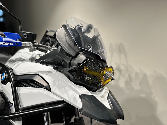 BMW F800GS / Serviceavtal / Toppbox / Chassi-sänkt / Barkbusters 12 of 18