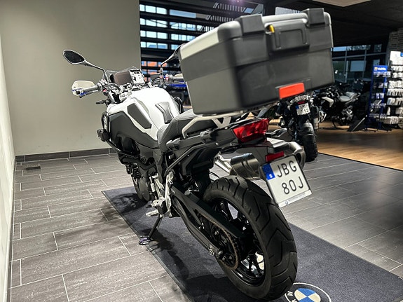 BMW F800GS / Serviceavtal / Toppbox / Chassi-sänkt / Barkbusters 6 of 18