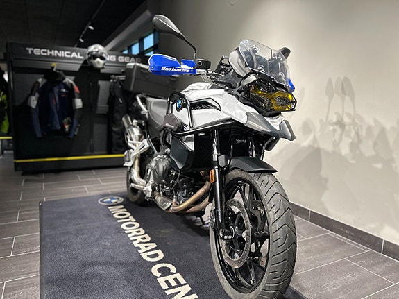 BMW F800GS / Serviceavtal / Toppbox / Chassi-sänkt / Barkbusters 3 of 18