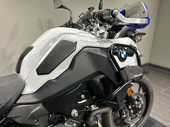 BMW F800GS / Serviceavtal / Toppbox / Chassi-sänkt / Barkbusters 9 of 18