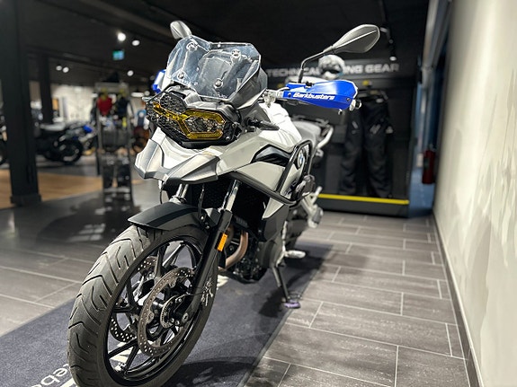 BMW F800GS / Serviceavtal / Toppbox / Chassi-sänkt / Barkbusters 5 of 18