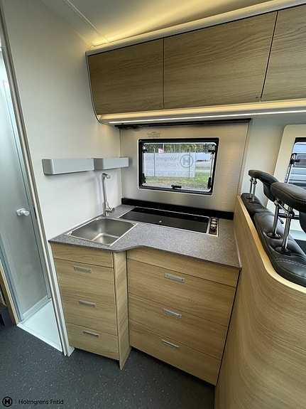 Adria Coral Select 670 SL | TRUMA DIESEL | SUNROOF | LÅNGBÄDDAR | 11 of 27