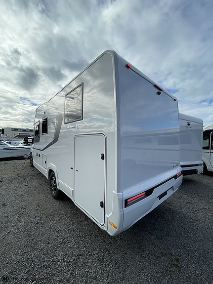 Adria Coral Select 670 SL | TRUMA DIESEL | SUNROOF | LÅNGBÄDDAR | 4 of 27